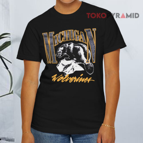 90s University Of Michigan Wolverines Ncaa Black T shirt 90s University Of Michigan Wolverines Ncaa Black T shirt