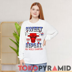 Chicago Bulls 1992 Sweet Repeat NBA World Champions Shirt 2 Chicago Bulls 1992 Sweet Repeat Nba World Champions Long Sleeve