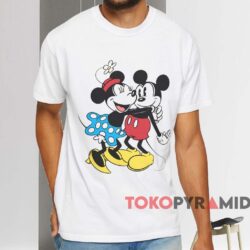 Minnie Hug Mickey T shirt White T shirt