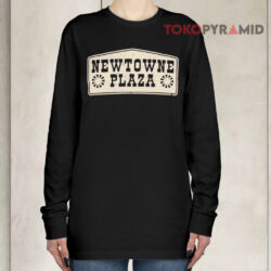 Newtowne Plaza Vintage Long sleeved