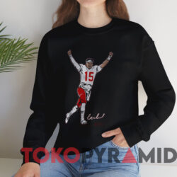 Patrick Mahomes Superstar Pose Shirt 2 Patrick Mahomes Superstar Pose Shirt Black Sweatshirt