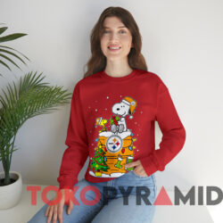 Pittsburgh Steelers Snoopy Christmas T-shirt 3 Pittsburgh Steelers Snoopy Christmas T shirt Red Sweatshirt
