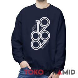 Rare Taylor Swift 1989 The World Tour Sweatshirt