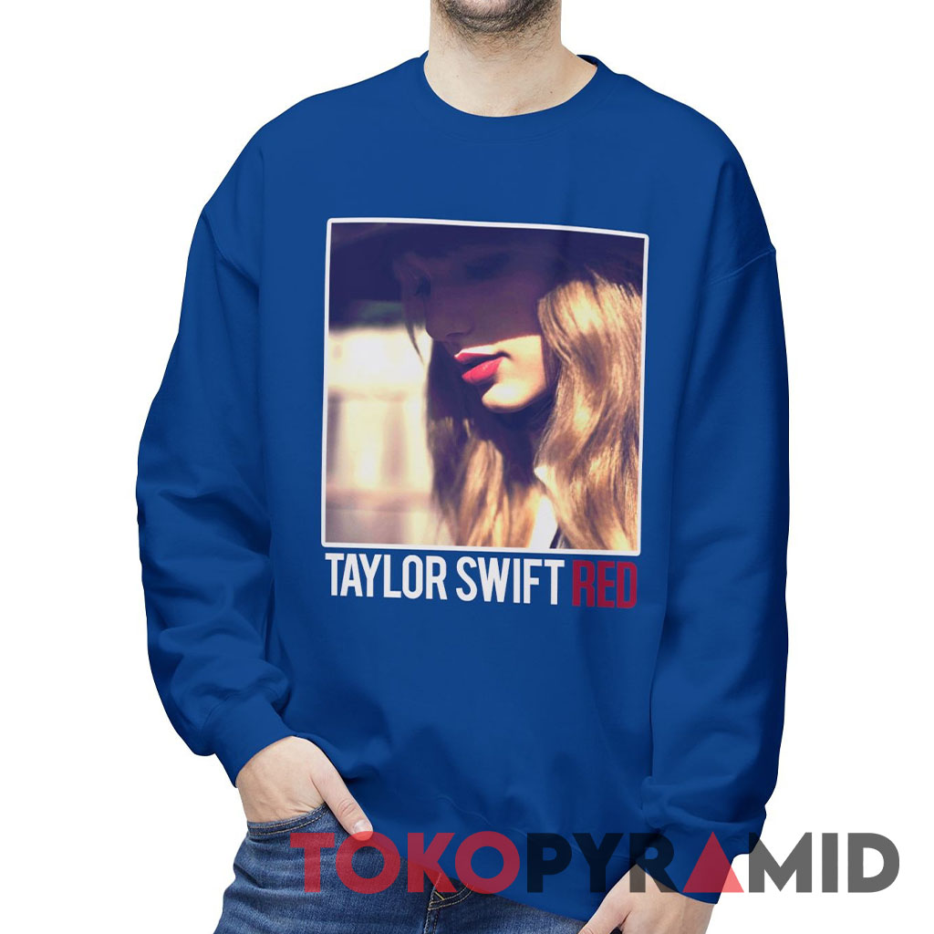 Rare Vintage 2013 Taylor Swift The Red Tour Sweatshirt Rare Vintage 2013 Taylor Swift The Red Tour Sweatshirt