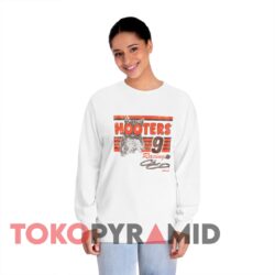 Rare Vintage Chase Elliott 9 Hooters Nascar T-shirt 2 Rare Vintage Chase Elliott 9 Hooters Nascar T shirt White Long sleeved