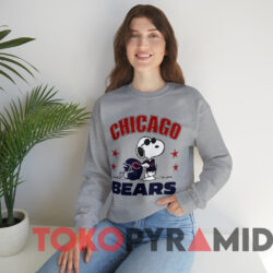 Rare Vintage Chicago Bears Snoopy T-shirt 2 Rare Vintage Chicago Bears Snoopy T shirt Grey Sweatshirt