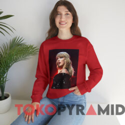 Taylor Swift Reputation Tour Photo T-Shirt 3 Taylor Swift Reputation Tour Photo T shirt Red Sweatshirt