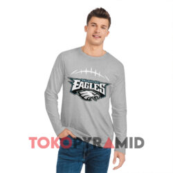 Taylor Swift Wearing Philadelphia Eagles Gear Sweatshirt 4 Taylor Swift Wearing Philadelphia Eagles Gear Grey Long sleeved