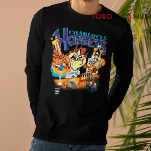 Vintage 1995 Charlotte Hornets Taz Long sleeved Vintage 1995 Charlotte Hornets Taz Long sleeved