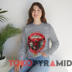 Vintage 1998 Chicago Bulls Starter NBA Champions T-shirt 3 Vintage 1998 Chicago Bulls Starter Nba Champions T shirt Grey Sweatshirt