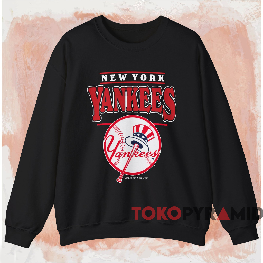 Vintage 1998 New York Yankees Logo Shirt Black Sweatshirt Vintage 1998 New York Yankees Logo Shirt Black Sweatshirt