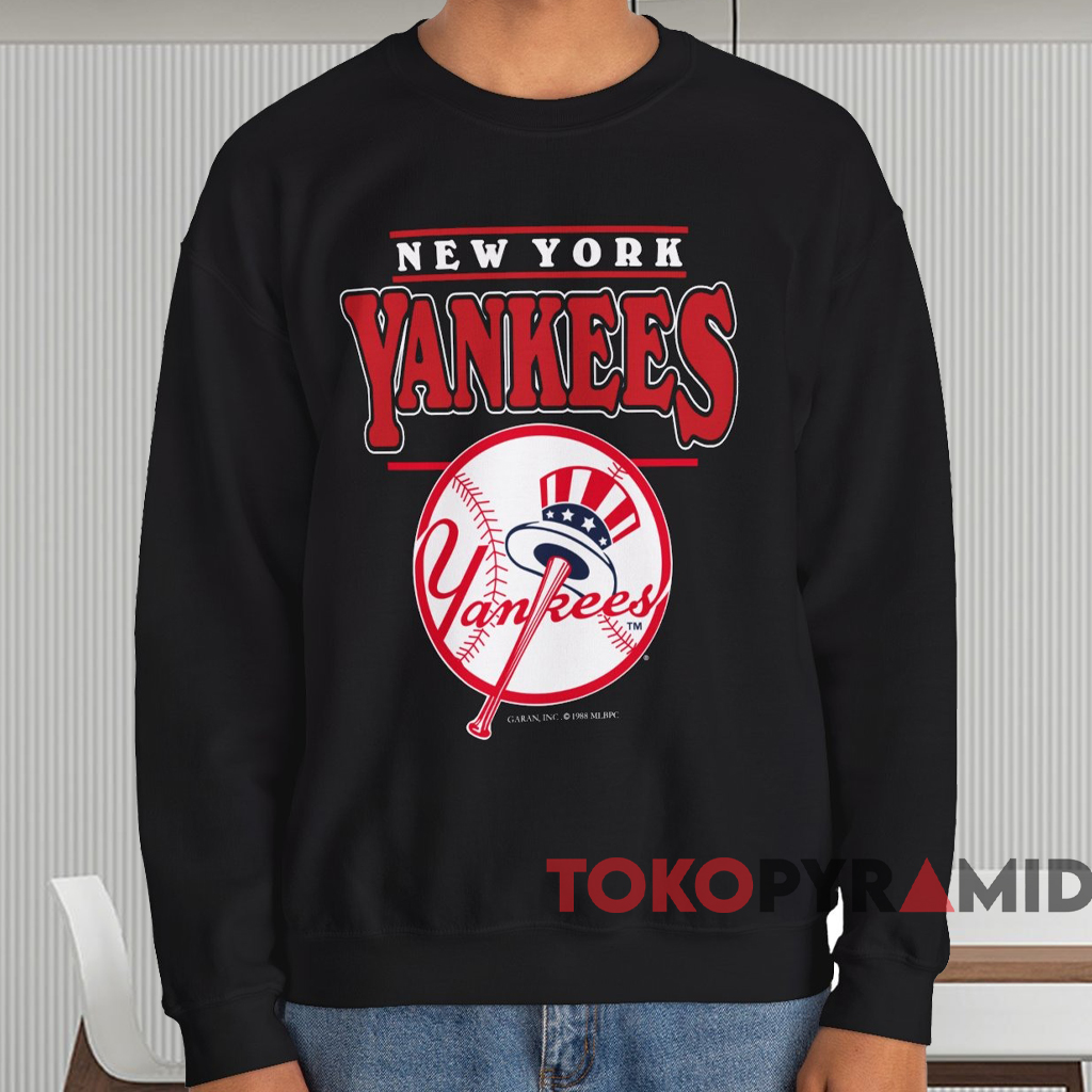 Vintage 1998 New York Yankees Logo Shirt Black Sweatshirt Vintage 1998 New York Yankees Logo Shirt Black Sweatshirt