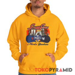 Vintage 2000 New York Mets Vs Yankees Subway Series World Series Hoodie