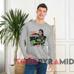 Vintage 2010 Danica Patrick Nascar T-shirt Inaugural Season 2 Vintage 2010 Danica Patrick Nascar T shirt Inaugural Season Grey Long sleeved