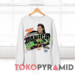 Vintage 2010 Danica Patrick Nascar T-shirt Inaugural Season 3 Vintage 2010 Danica Patrick Nascar T shirt Inaugural Season White Sweatshirt
