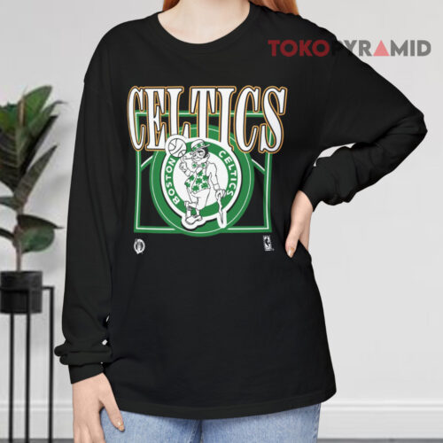Vintage 90s Boston Celtics Logo Basketball Long sleeved Vintage 90s Boston Celtics Logo Basketball Long sleeved
