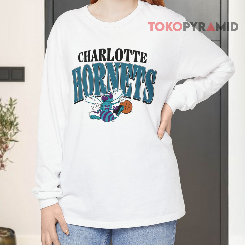 Vintage 90s Charlotte Hornets Nba Basketball Long sleeved Vintage 90s Charlotte Hornets Nba Basketball Long sleeved