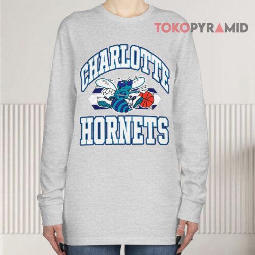 Vintage 90s Charlotte Hornets Nba Big Logo Long sleeved Vintage 90s Charlotte Hornets Nba Big Logo Long sleeved