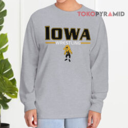 Vintage 90s Iowa Hawkeyes Spell Out Wrestling Shirt 4 Vintage 90s Iowa Hawkeyes Spell Out Wrestling Long sleeved