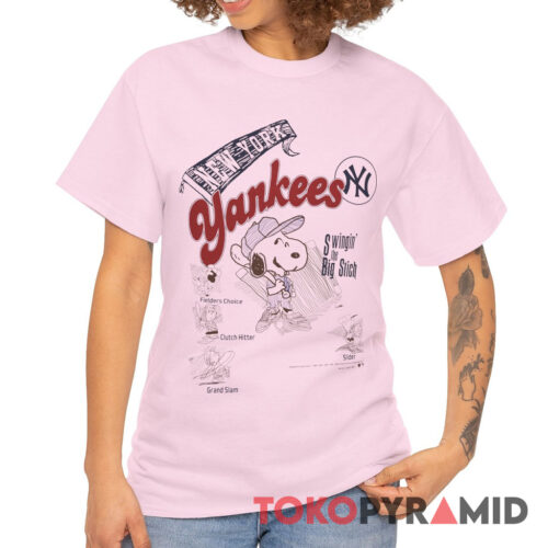 Vintage 90s Snoopy Peanuts Yankees Shirt