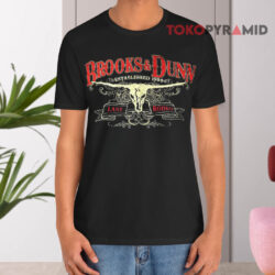 Vintage Brooks & Dunn Established 1990 Black T shirt