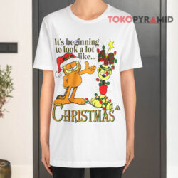 Vintage Garfield It's Beginning To Look A Lot Like Christmas White T shirt