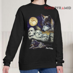 Vintage Mount Rushmore Wolf Moon Sky Glow In The Dark Sweatshirt