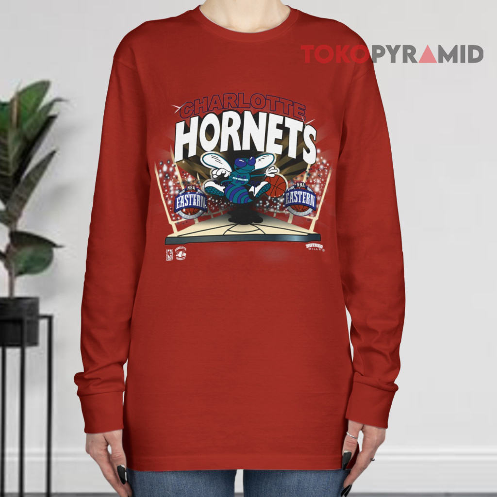 Vintage Nutmeg Charlotte Hornets Nba Eastern Long sleeved Vintage Nutmeg Charlotte Hornets Nba Eastern Long sleeved