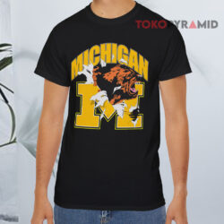 Vintage Nutmeg Michigan Wolverines Black T shirt