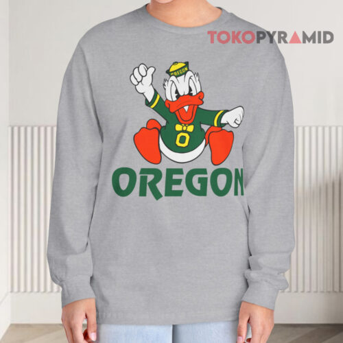 Vintage Oregon Ducks Donald Duck Long sleeved Vintage Oregon Ducks Donald Duck Long sleeved