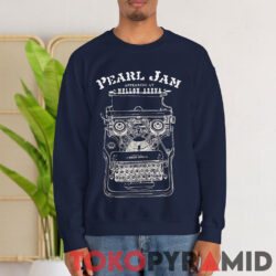 Vintage Pearl Jam Appearing At Mellon Arena Shirt 2 Vintage Pearl Jam Appearing At Mellon Arena Sweatshirt