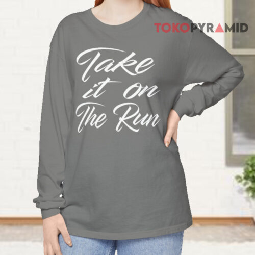 Vintage Take It On The Run Reo Speedwagon Long sleeved Vintage Take It On The Run Reo Speedwagon Long sleeved
